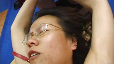 Cô phim sex me va con phu de thích làm tình với một thiếu niên